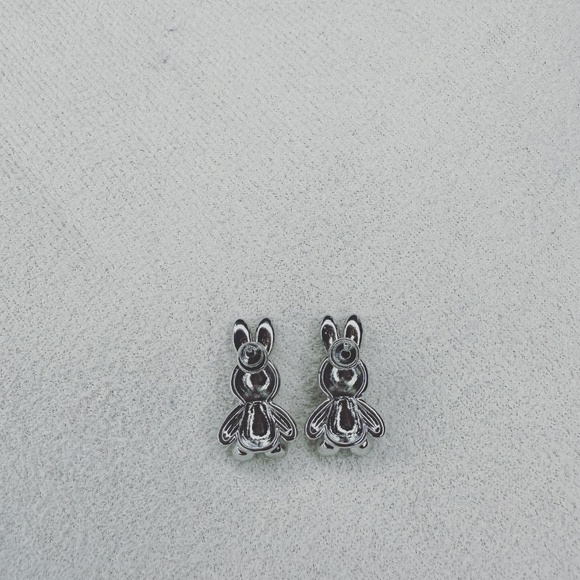 Small lv  cute bunny earring - Picture 2 of 4